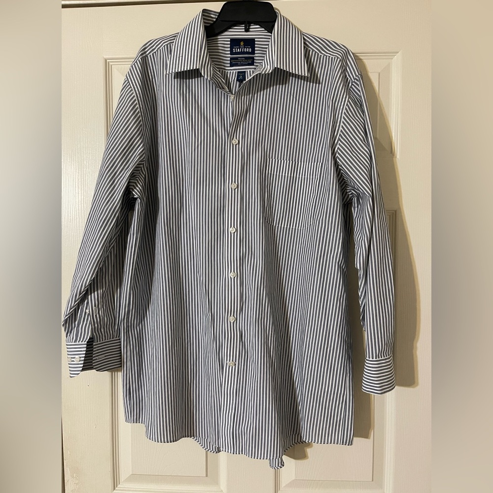 STAFFORD MEN DRESS SHIRT. LIKE. SIZE 17 32-33